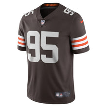 Load image into Gallery viewer, Men&#39;s Cleveland Browns Myles Garrett Nike Brown Vapor Limited Jersey